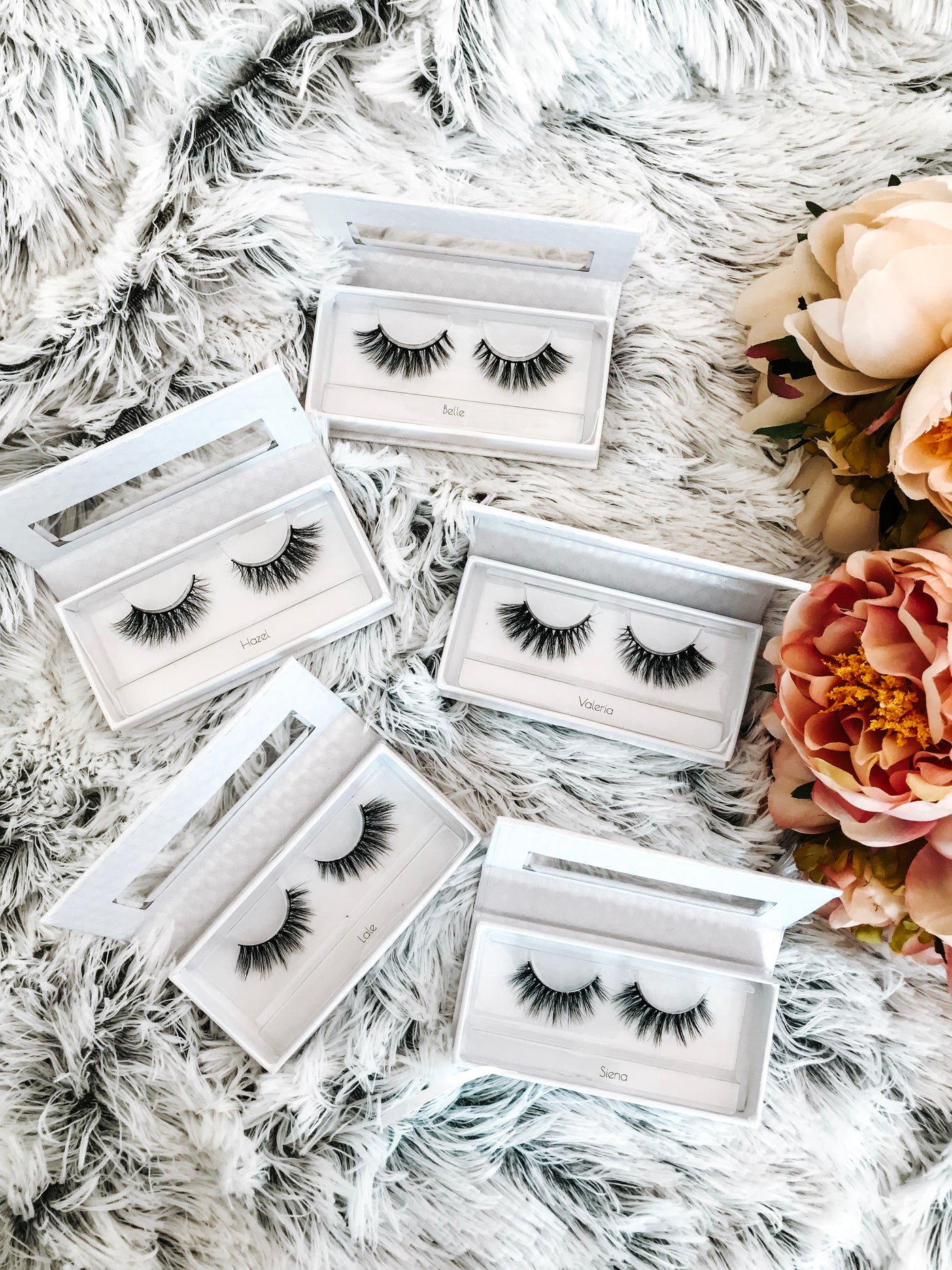 5 Assorted Lashes + Acessories